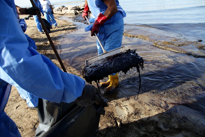 Υπ. Ναυτιλίας: Καλύτερη η κατάσταση στο Σαρωνικό - Συνεχίζεται η απορρύπανση  - Media