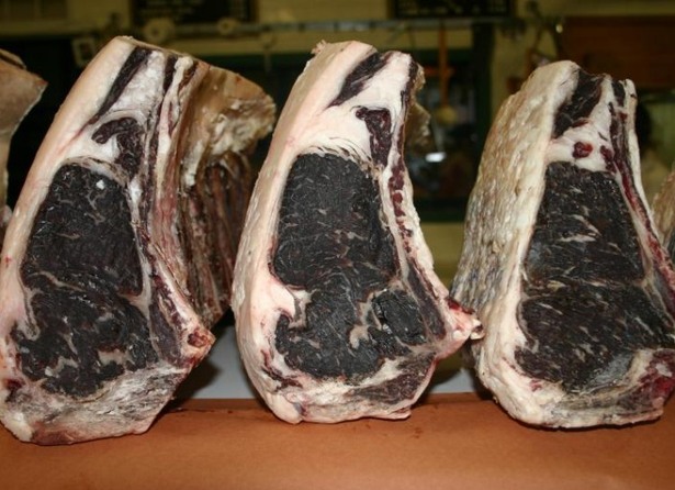 Ετοιμάζονταν να ρίξουν στην αγορά του Πειραιά χαλασμένα κρέατα  - Media