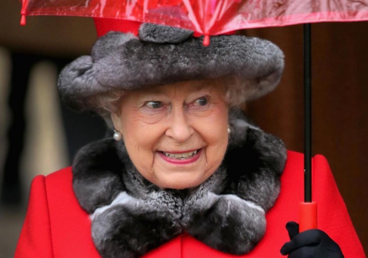 Γιατί η βασίλισσα Ελισάβετ δεν χρειάζεται διαβατήριο - Εσείς γνωρίζετε;  - Media