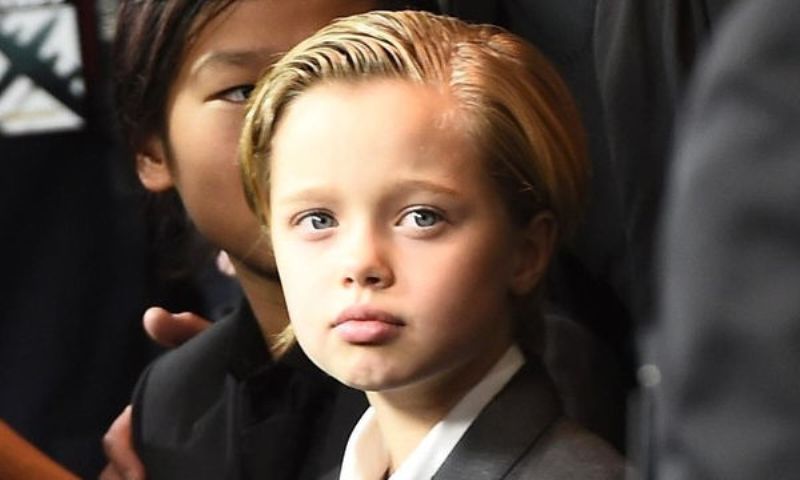 Shiloh Jolie - Pitt: Όσο μεγαλώνει γίνεται ολόιδια ο μπαμπάς της (Photos) - Media