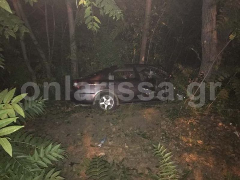 Λάρισα: Αυτοκίνητο παρέσυρε πεζή και έπεσαν μαζί στο ποτάμι (Photo) - Media