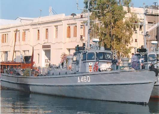 Προσάραξε πλοίο του πολεμικού ναυτικού κοντά στον Πόρο - Media