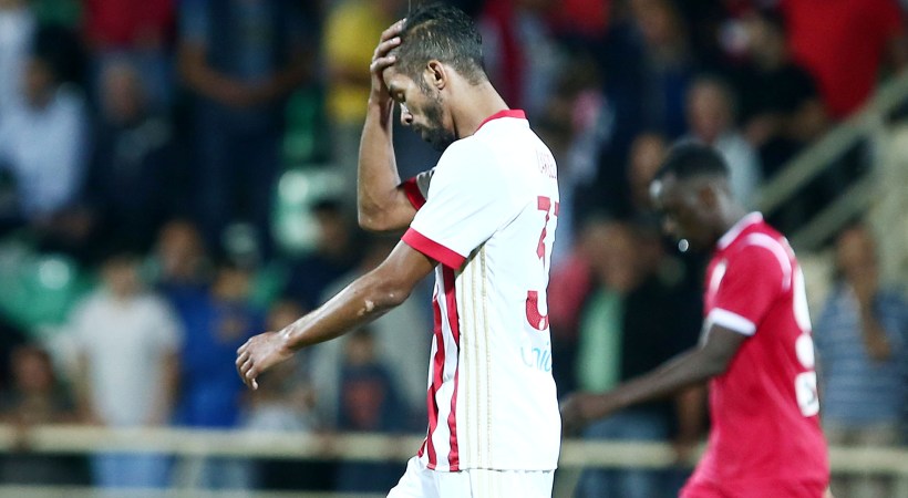 Νέο χτύπημα διαρρηκτών σε ποδοσφαιριστή του Ολυμπιακού -  Η σπείρα ξάφρισε και τον Καρσελά - Μπήκαν από το παράθυρο και άρπαξαν το χρηματοκιβώτιο - Media