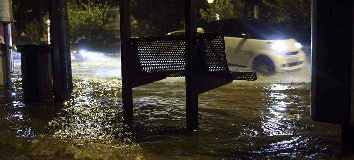 Διακοπή κυκλοφορίας στην Πειραιώς λόγω καταιγίδας - Media