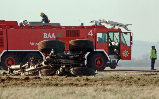 Αγγλία: Τέσσερις νεκροί από τη σύγκρουση αεροσκάφους με ελικόπτερο - Media