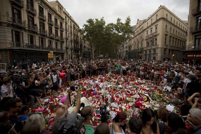 El Pais: «Χαφιές» των ισπανικών μυστικών υπηρεσιών ο εγκέφαλος των τρομοκρατικών επιθέσεων στην Καταλονία - Media
