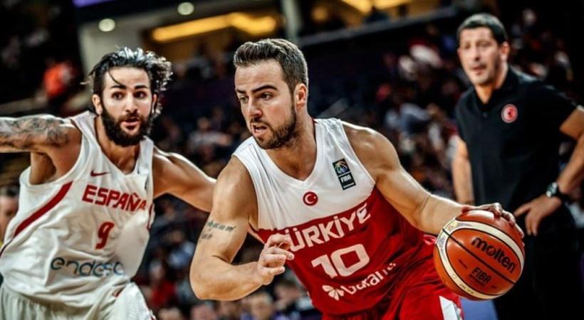 Χαμός στην Τουρκία με τους «προδότες» παίκτες της Φενέρμπαχτσε! (Photo) - Media