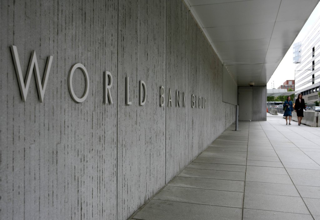 Πώς βλέπει η Παγκόσμια Τράπεζα το μέλλον της ρωσικής οικονομίας - Media