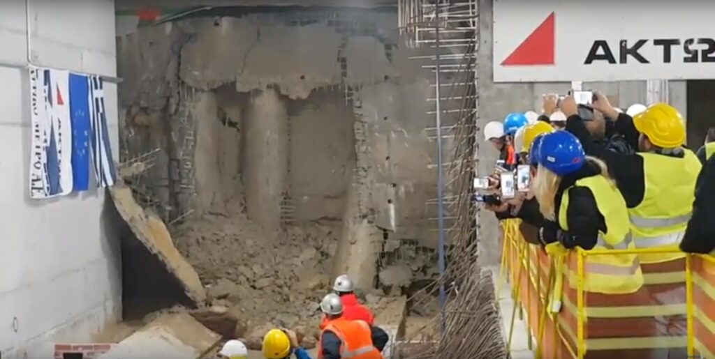 Έφτασε στο σταθμό της Καλαμαριάς ο μετροπόντικας (Video) - Media