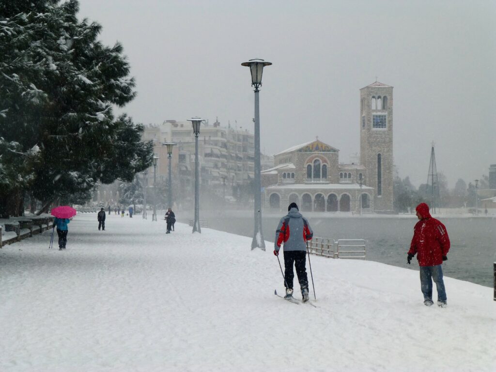 Νέα επιδείνωση του καιρού: Μετά τις καταιγίδες έρχονται χιόνια - Media