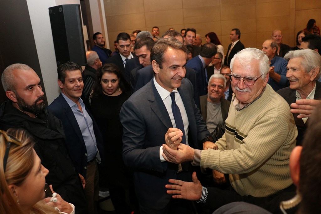 Μητσοτάκης: Χτυπήστε εμένα και όχι την γυναίκα μου - Media