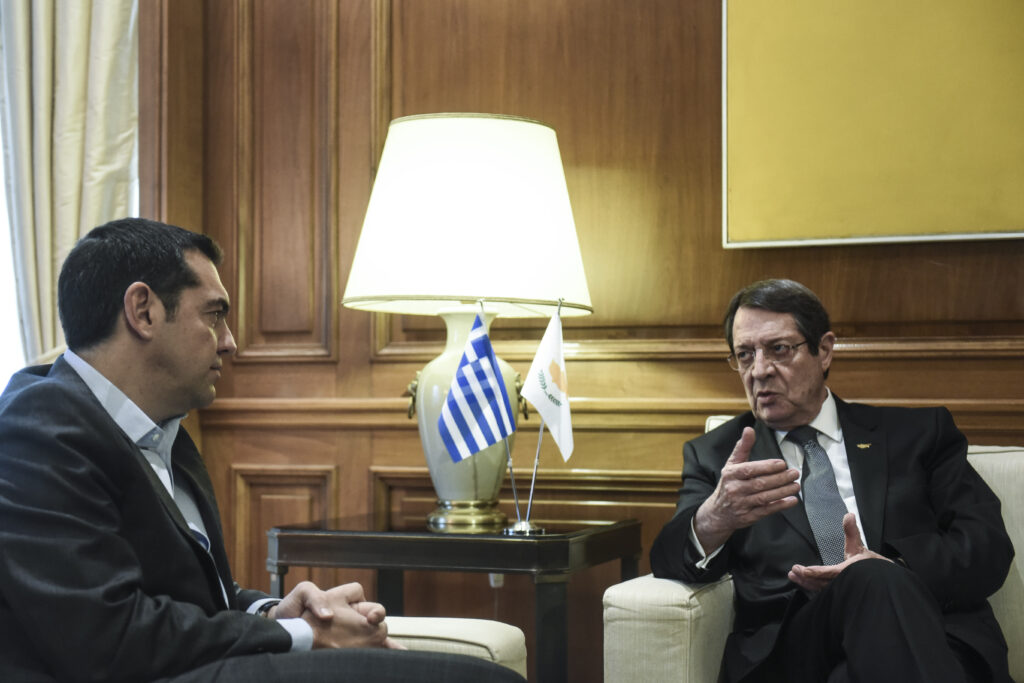 Τσίπρας – Αναστασιάδης: Εσείς βγήκατε πρώτοι από το μνημόνιο, τώρα βγαίνουμε και εμείς - Media