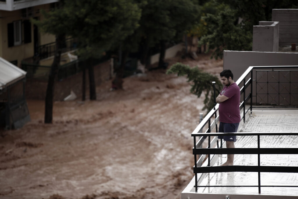 Προβλήματα στο δήμο Χαλκηδόνας λόγω έντονης βροχόπτωσης - Media