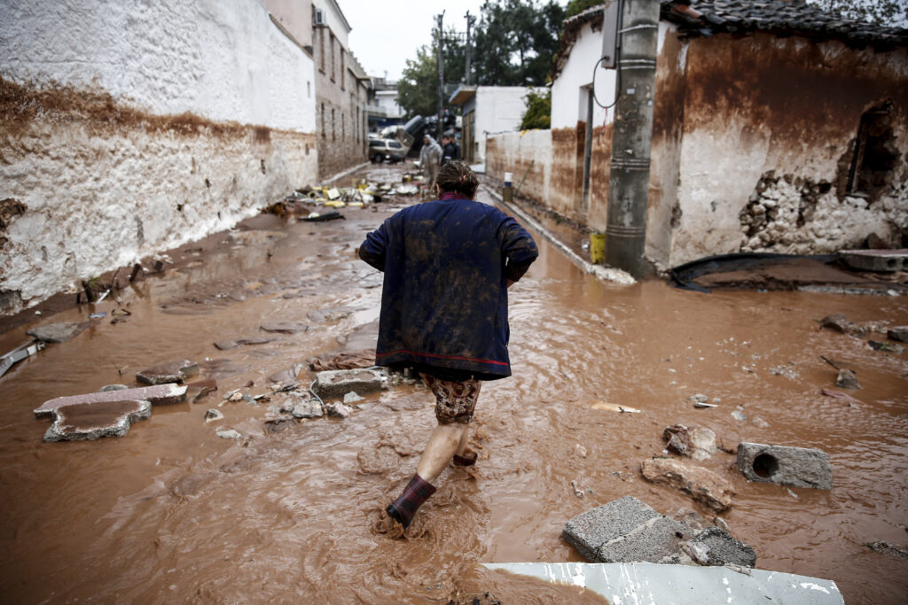 Τροπικό φαινόμενο, η καταιγίδα που προκάλεσε 21 θανάτους στη Δ. Αττική - Media