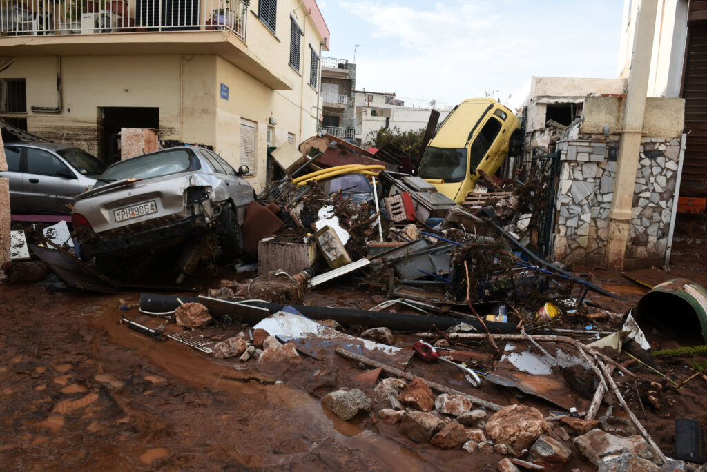 Έκτακτο: Βρέθηκε και 17ος νεκρός από τη φονική καταιγίδα στη Μάνδρα - Media