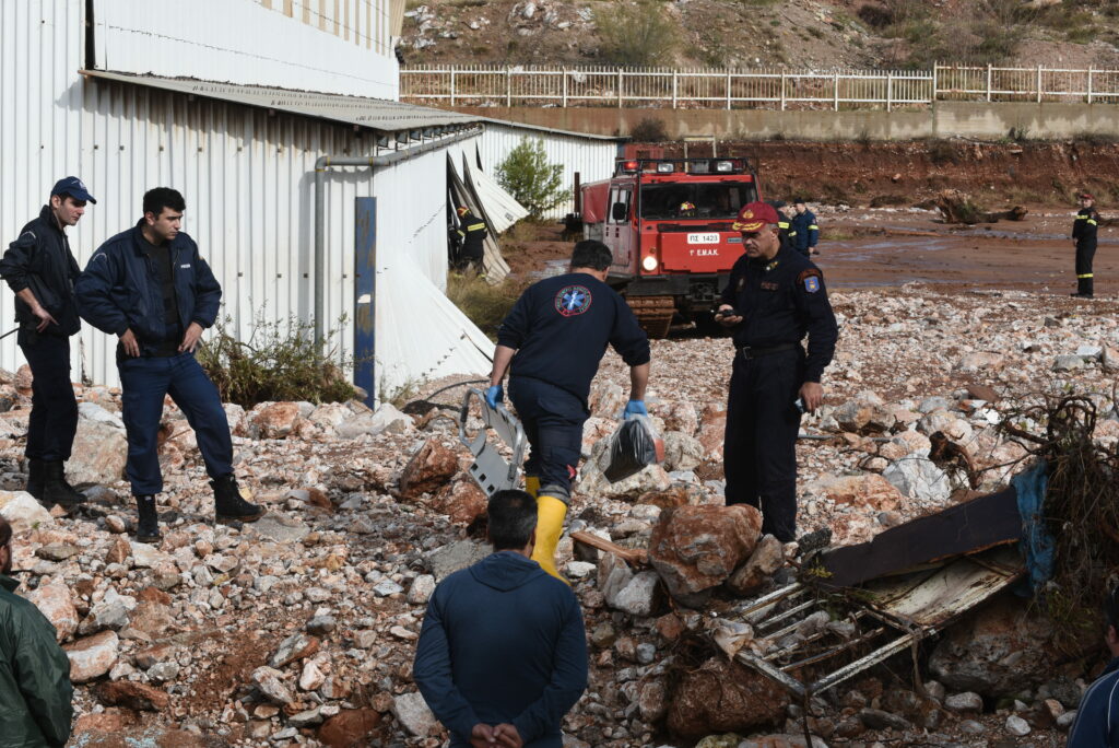 Συγκλονίζουν οι εικόνες από το σημείο που βρέθηκε ο νεκρός στη Μάνδρα (Video + Photos)   - Media