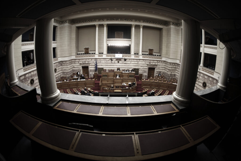Στη Βουλή ο προϋπολογισμός - Ποια νέα μέτρα κρύβει [λίστα] - Media