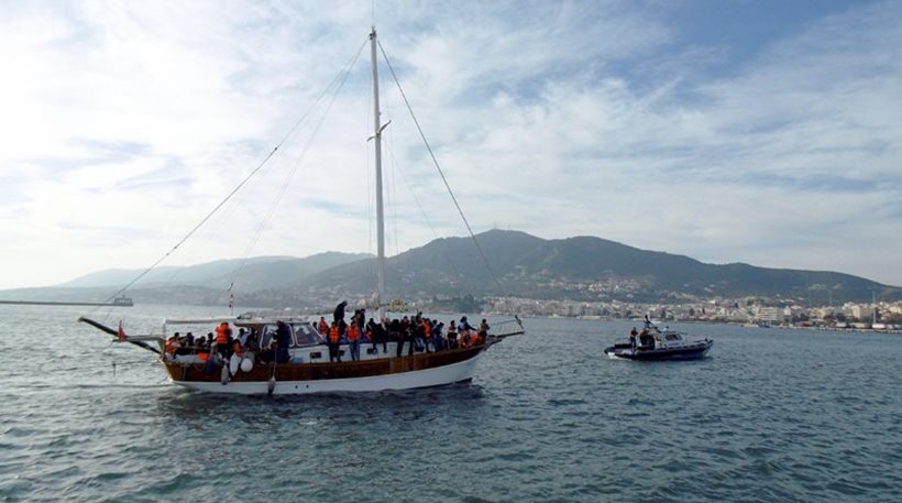 Σε ταχύπλοο ανοιχτά της Πύλου εντοπίστηκαν 41 πρόσφυγες και μετανάστες - Media