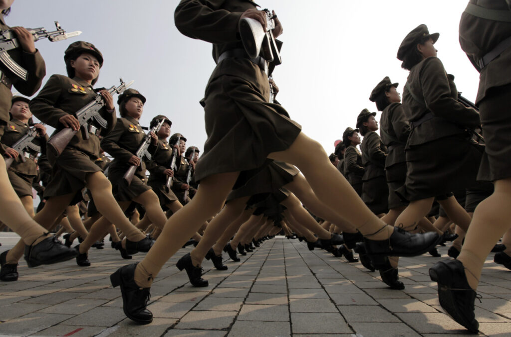 Βιασμοί και άθλιες συνθήκες: Στα άδυτα του γυναικείου στρατού της Βόρειας Κορέας - Media