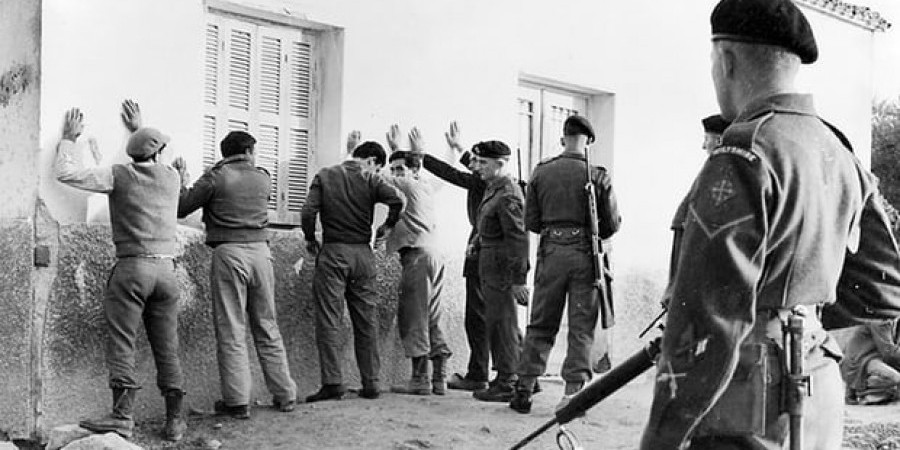 Βετεράνοι της ΕΟΚΑ διεκδικούν αποζημιώσεις από τη Βρετανία για βασανιστήρια - Media