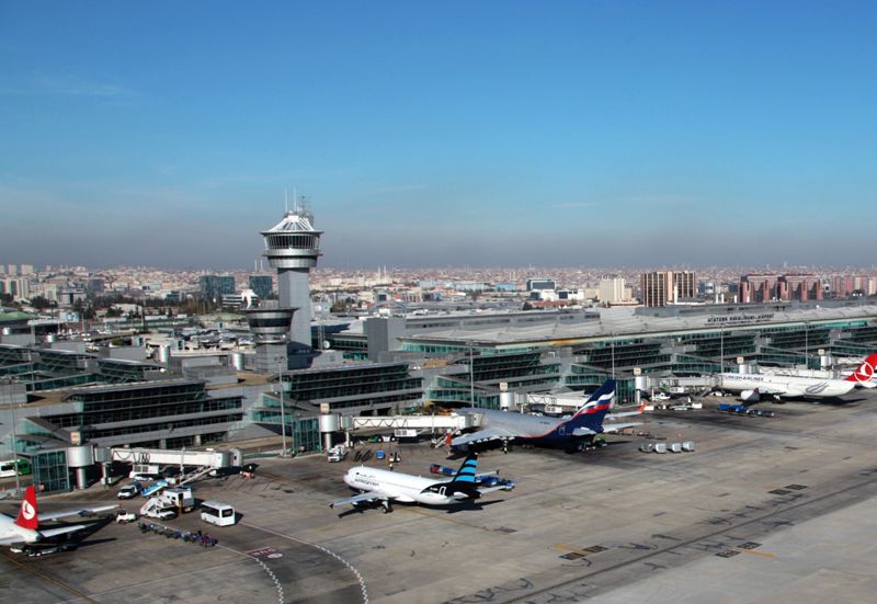 Χάος στο αεροδρόμιο Ατατούρκ - Απειλές για βόμβα σε δύο αεροσκάφη - Media