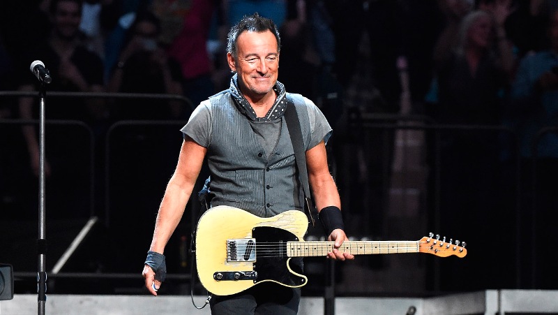 Δύο τραγούδια από τον Bruce Springsteen στην εκδήλωση Jersey 4 Jersey - Media