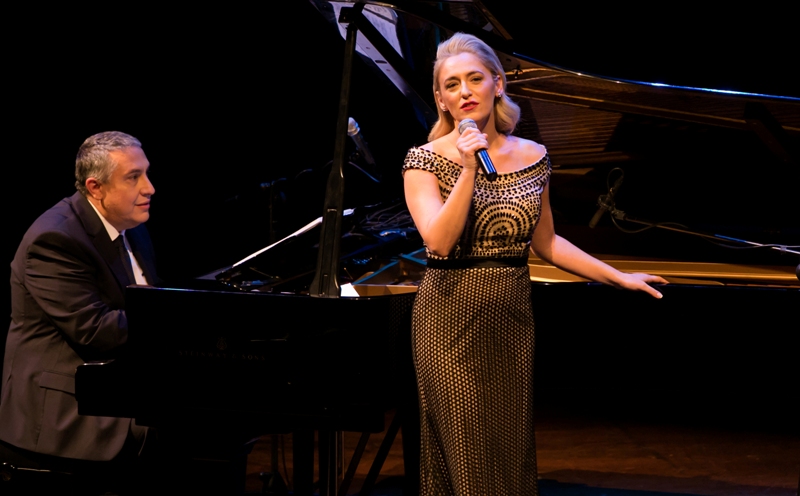 «Για μια γυναίκα» Τραγούδια του Μεσοπολέμου στον Παρνασσό - Media