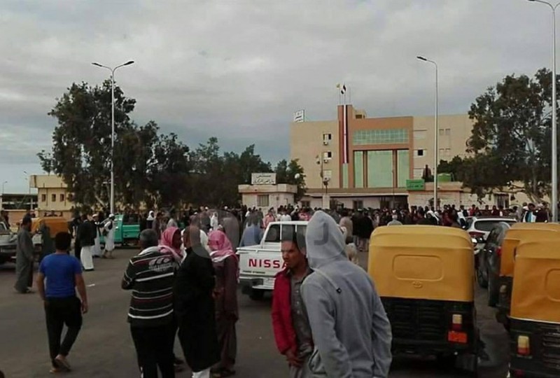Η Αίγυπτος θρηνεί και ορκίζεται εκδίκηση - 235 νεκροί από σφαγή σε τέμενος στο Σινά (Video, Photos, σκληρές εικόνες) - Media