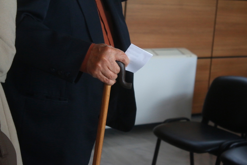 Σκάλα Λακωνίας - εκλογές κεντροαριστεράς: Ήθελε να ψηφίσει και για τους συγχωριανούς του - Media