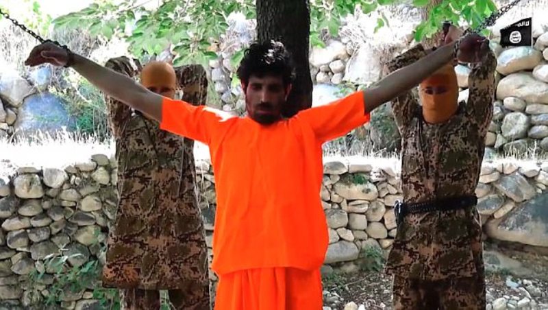 Φρίκη χωρίς τέλος: Ανήλικοι μαχητές του ISIS αποκεφαλίζουν «αιχμάλωτο» (Video, σκληρές εικόνες) - Media