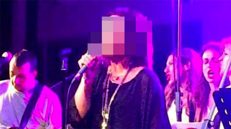 Απίστευτο: Κουκουλοφόροι μπήκαν σε λάθος σπίτι και απείλησαν με λοστό γνωστή τραγουδίστρια! - Media