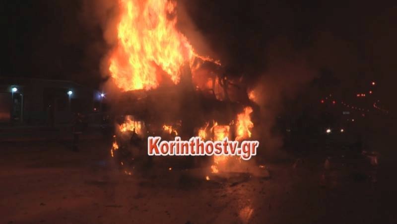 Πανικός σε γεμάτο λεωφορείο - Λαμπάδιασε εν κινήσει και κάηκε ολοσχερώς στον Ισθμό (Photos - Video) - Media