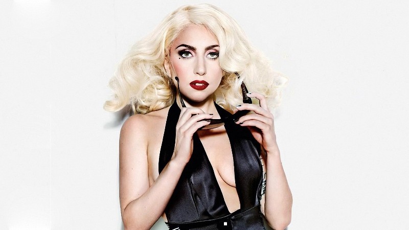 Αυτή είναι η σωσίας της Lady Gaga! (Photos) - Media