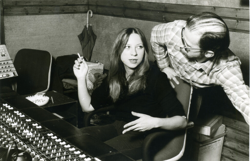 «λπ»: Μια ταινία για τη Λένα Πλάτωνος - Media