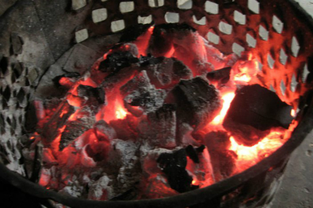 Τραγωδία στην Κρήτη: Άναψε το μαγκάλι και πέθανε από τις αναθυμιάσεις - Media