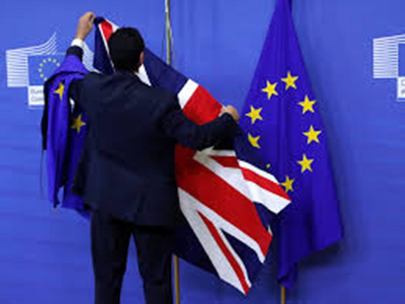 Μπαρνιέ: Μπορεί να μην υπάρξει συμφωνία για το Brexit - Media