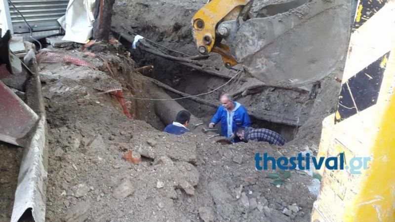 Θεσσαλονίκη: Χωρίς νερό το κέντρο της πόλης έως το απόγευμα - Έσπασε κεντρικός αγωγός   - Media