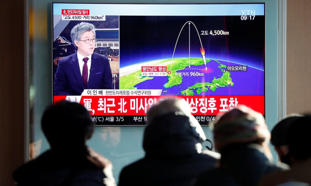 Παγκόσμια ανησυχία για τη νέα δοκιμή βαλλιστικού πυραύλου από τη Β. Κορέα - Media