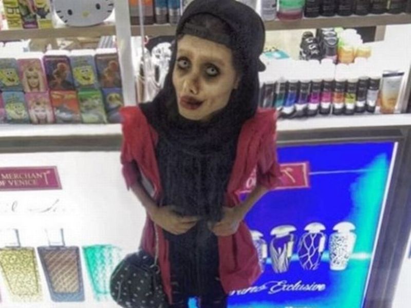 Αρρωστημένο: Θέλησε να μοιάσει στη Τζολί, κατέληξε να θυμίζει ζόμπι... (Photos) - Media