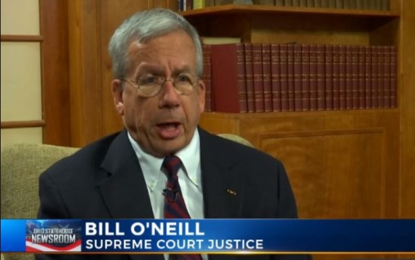 Προκαλεί ανώτατος δικαστής - «Κοκορεύεται» για το ερωτικό παρελθόν του στο Facebook: Έχω πάει με 50 γυναίκες - Media