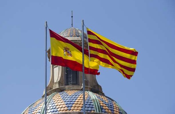 Καταλονία: Μάχη στήθος με στήθος δείχνει δημοσκόπηση για της εκλογές του Δεκεμβρίου - Media