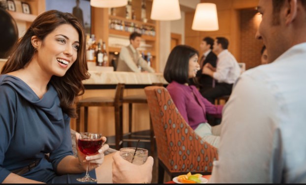 Δεν φαντάζεστε ποιο είναι το πιο επικίνδυνο πράγμα που παραγγέλνουμε σε μπαρ και εστιατόρια - Media