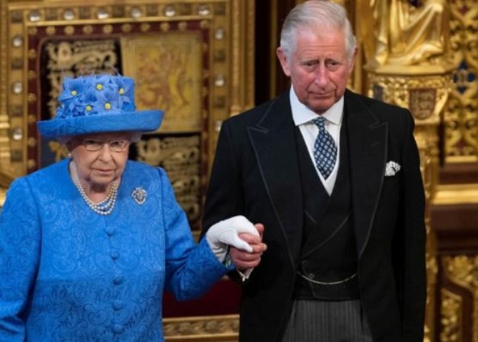 Βασιλιάς Κάρολος; Τα δάκρυα της Ελισάβετ «πρόδωσαν» το διάδοχο του θρόνου - Media