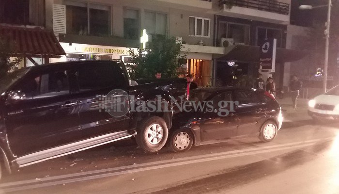 Σοκαριστικό τροχαίο: ΙΧ «καρφώθηκε» σε αγροτικό  - Media