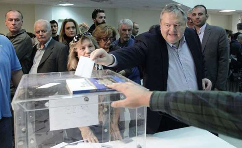 Βενιζέλος: Η δημοκρατική παράταξη να αποκτήσει ξανά το δεσμό της με την κοινωνία - Media