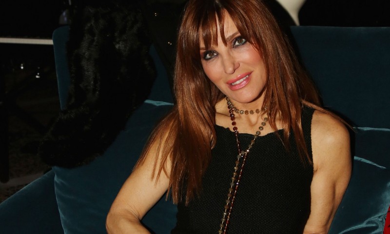 «Ξέφυγε» η Χατζηβασιλείου: Τα φιλιά στο στόμα με γνωστό καλλιτέχνη (Photos) - Media