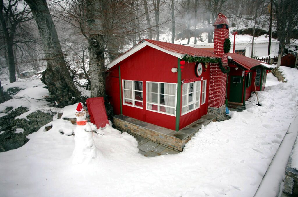 Καιρός: Χριστουγεννιάτικο σκηνικό με χιόνι και πολικές θερμοκρασίες (Δείτε που χιονίζει) - Media