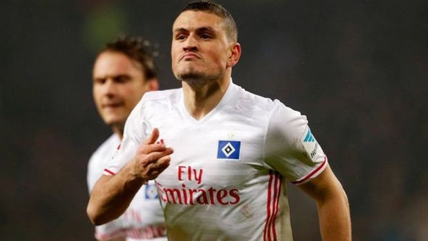 Άγρια επίθεση στον Κυριάκο Παπαδόπουλο - «Κάνει σαν πεθαμένος κύκνος, χτυπάει στο κεφάλι και πιάνει το γόνατο» - Media