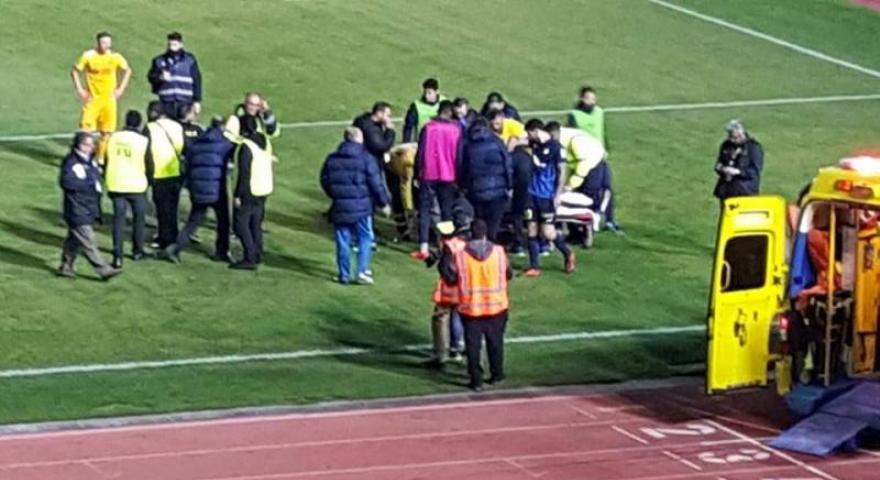 Στο νοσοκομείο ball boy μετά από κροτίδα που πέταξαν οπαδοί του ΑΠΟΕΛ (Video) - Media