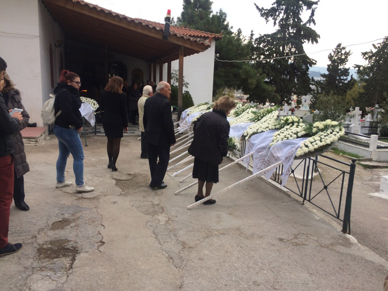 Άγιοι Ανάργυροι: Κηδεύονται τα θύματα της τραγωδίας - «Ο φονιάς μας έκαψε» - Media